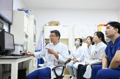 <b>工智能医学大模子Med-Go系列正在同济大学从属东</b>